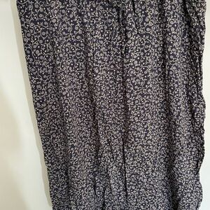 Sag Harbor Women's Navy and White Patterned Midi Skirt